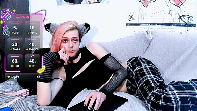 Littlepinkcat online show from 10, 10, 2025