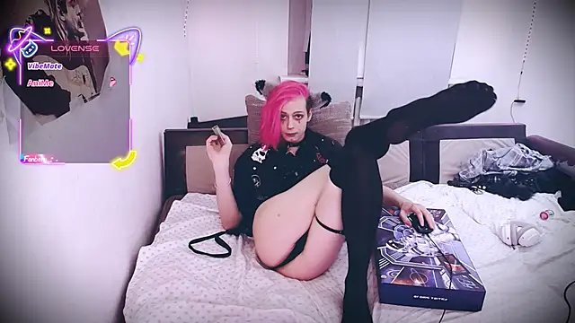 Littlepinkcat online show from 21, 12, 2025