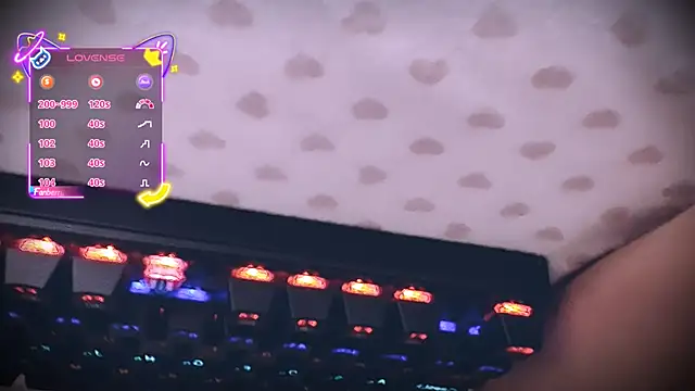 Littlepinkcat online show from 4, 12, 2025