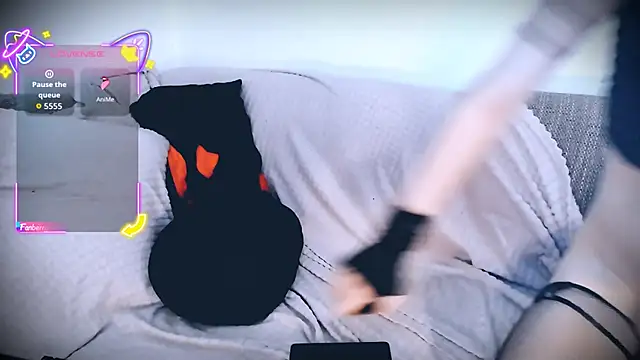 Littlepinkcat online show from 12, 10, 2025