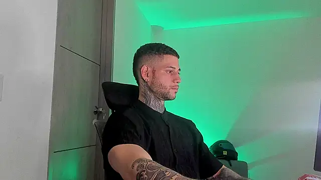  jamesleandros1 online show from 1, 6, 2026
