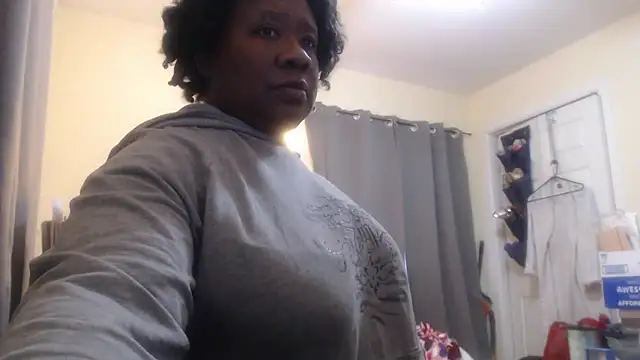 sluttyFetesa online show from 4, 2, 2026