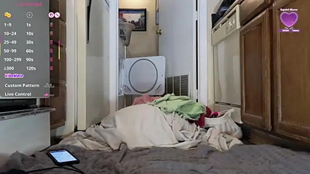 LoveSaraChristine online show from 7, 4, 2026