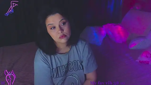 Snapshot of Malika_uAngel chatting on 18, 11, 2025 Malika uAngel online show from 18, 11, 2025