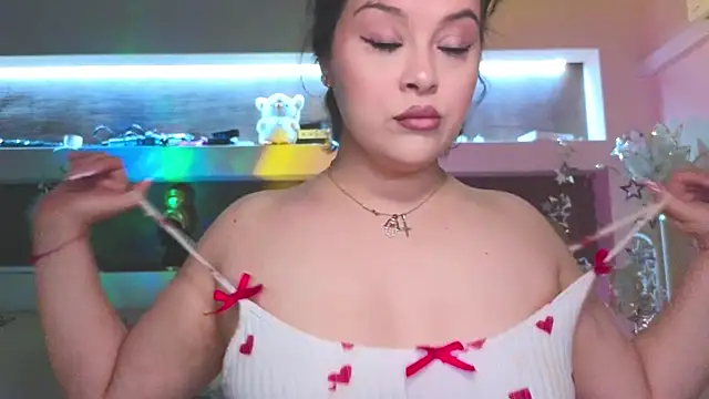 Snapshot of Malika_uAngel chatting on 9, 10, 2025 Malika uAngel online show from 9, 10, 2025