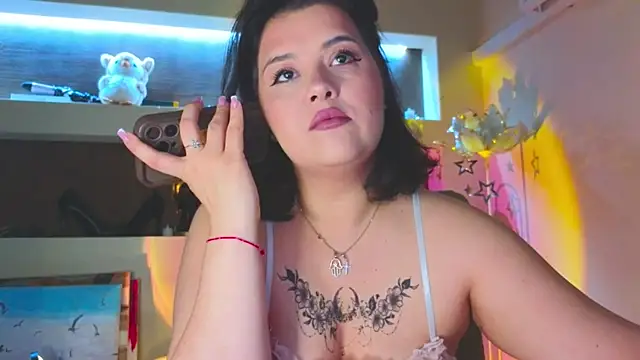 Snapshot of Malika_uAngel chatting on 10, 9, 2025 Malika uAngel online show from 10, 9, 2025