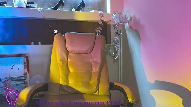 Snapshot of Malika_uAngel chatting on 12, 10, 2025 Malika uAngel online show from 12, 10, 2025