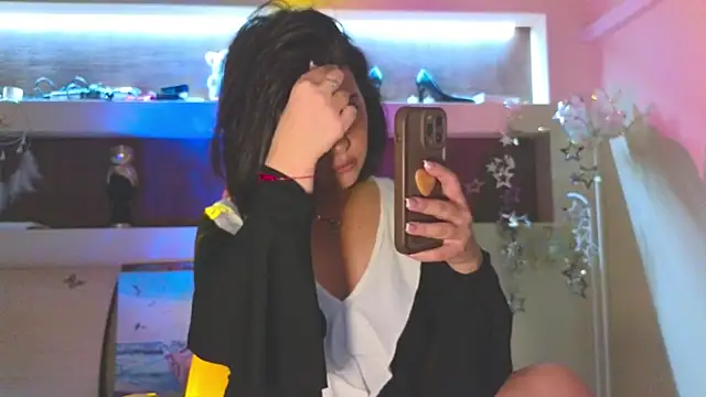 Snapshot of Malika_uAngel chatting on 4, 10, 2025 Malika uAngel online show from 4, 10, 2025