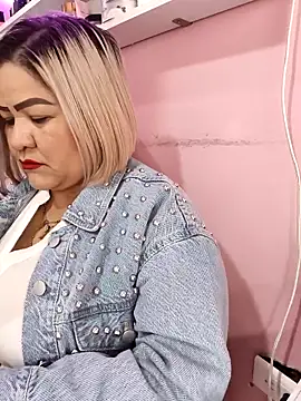 Dalessa Bigtits online show from 28, 3, 2026