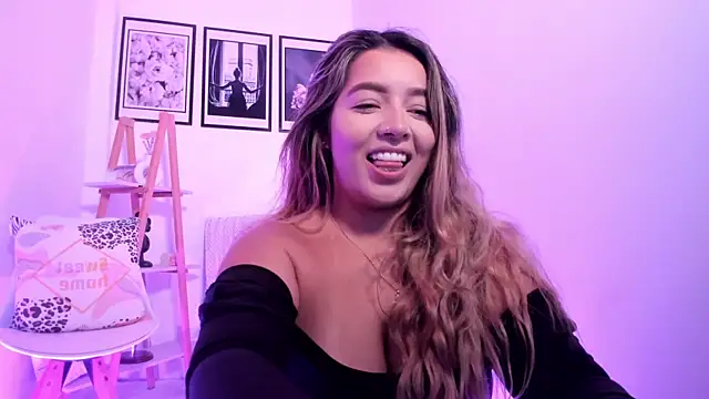 sofihill01 online show from 21, 4, 2026