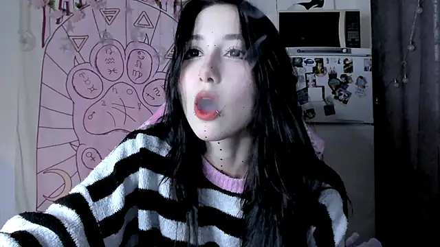 Holy420lolii online show from 25, 4, 2026