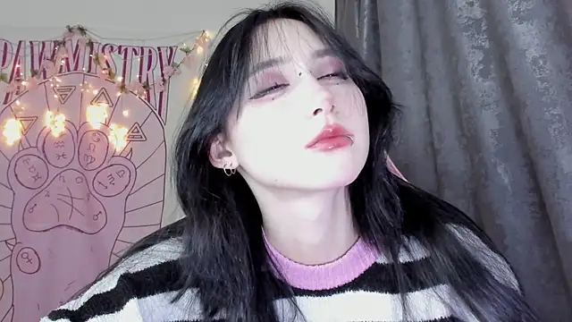 Holy420lolii online show from 16, 11, 2025