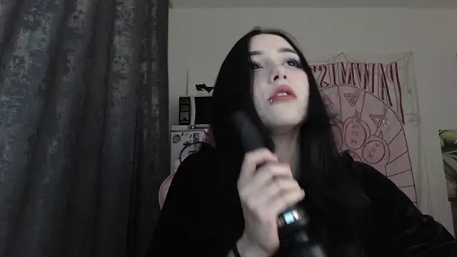 Holy420lolii online show from 12, 12, 2024