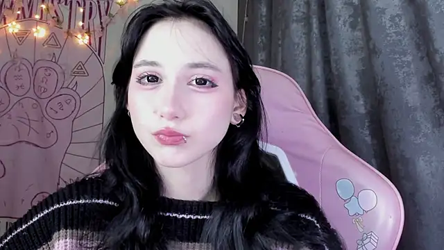 Holy420lolii online show from 15, 11, 2025