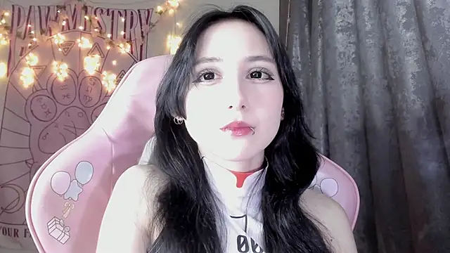 Holy420lolii online show from 9, 11, 2025