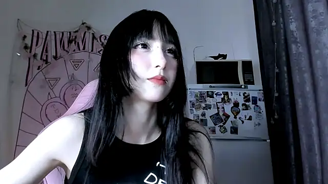 Holy420lolii online show from 15, 5, 2026