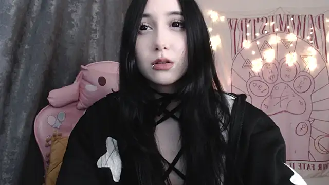 Holy420lolii online show from 24, 12, 2024