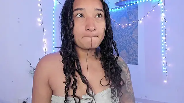 Snapshot of Eva_Lee_ chatting on 8, 5, 2026 Eva Lee online show from 8, 5, 2026
