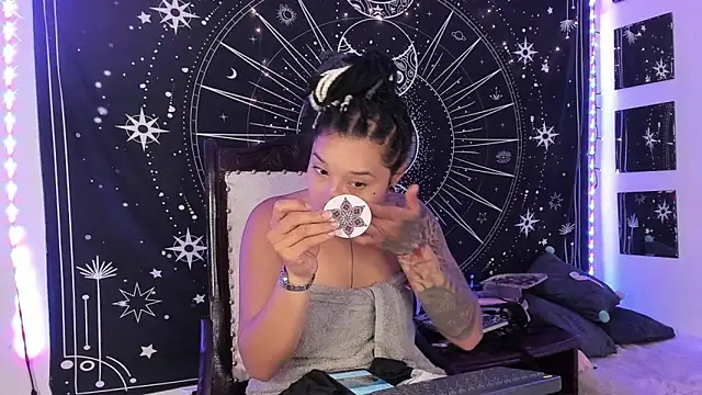 Eva Lee  online show from 1, 10, 2025