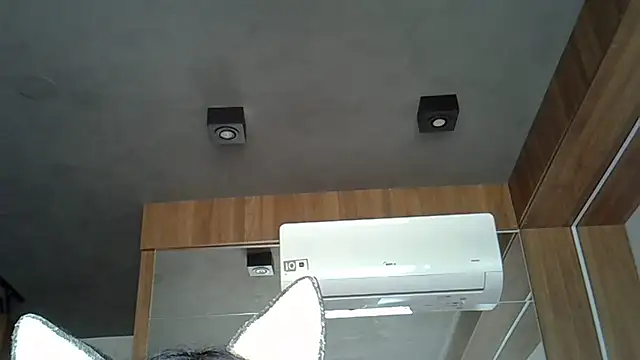 Skinny-Kitten online show from 3, 10, 2025