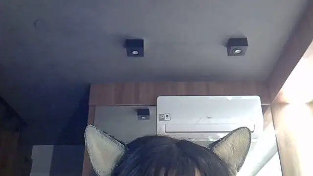 Skinny-Kitten online show from 10, 7, 2026