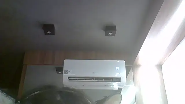 Skinny-Kitten online show from 14, 4, 2026