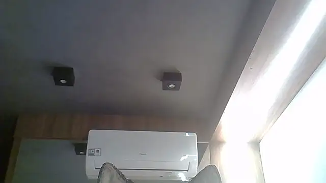 Skinny-Kitten online show from 8, 1, 2026