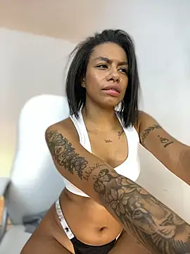 Snapshot of ATENEA_SEXXXY chatting on 7, 1, 2025 ATENEA SEXXXY online show from 7, 1, 2025