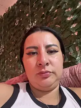 Abril Luv online show from 5, 3, 2025