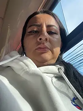 Snapshot of Abril_Luv chatting on 23, 4, 2026 Abril Luv online show from 23, 4, 2026