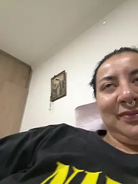 Snapshot of Abril_Luv chatting on 25, 5, 2026 Abril Luv online show from 25, 5, 2026