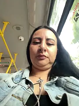 Abril Luv online show from 21, 4, 2026