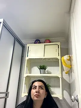 Abril Luv online show from 1, 12, 2025