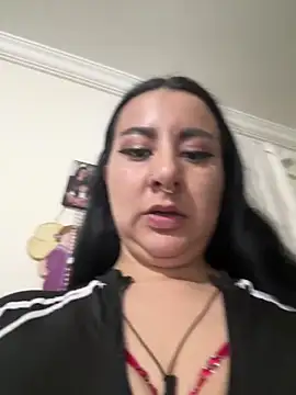 Abril Luv online show from 4, 2, 2026