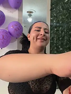 Snapshot of Abril_Luv chatting on 8, 5, 2026 Abril Luv online show from 8, 5, 2026