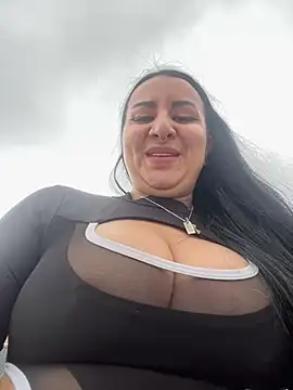 Abril Luv online show from 20, 3, 2025