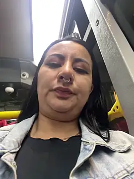 Snapshot of Abril_Luv chatting on 5, 6, 2026 Abril Luv online show from 5, 6, 2026