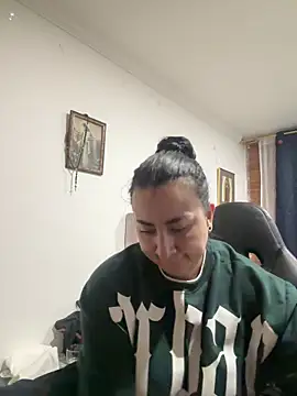 Snapshot of Abril_Luv chatting on 4, 5, 2026 Abril Luv online show from 4, 5, 2026