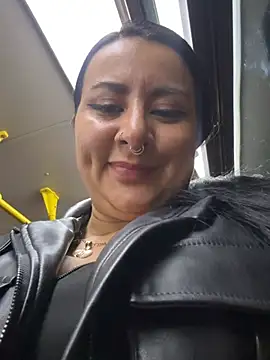Snapshot of Abril_Luv chatting on 12, 6, 2026 Abril Luv online show from 12, 6, 2026