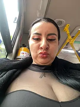 Abril Luv online show from 21, 3, 2025