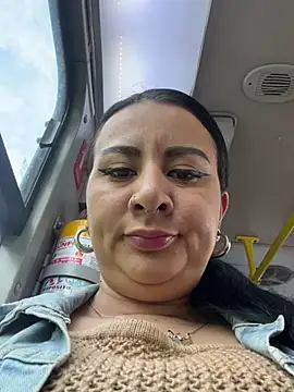 Abril Luv online show from 18, 3, 2025