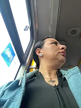 Abril Luv online show from 20, 2, 2026