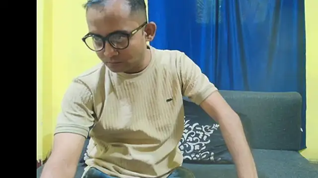 Cute boy2000 online show from 18, 11, 2025