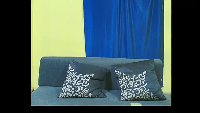 Cute boy2000 online show from 25, 11, 2025