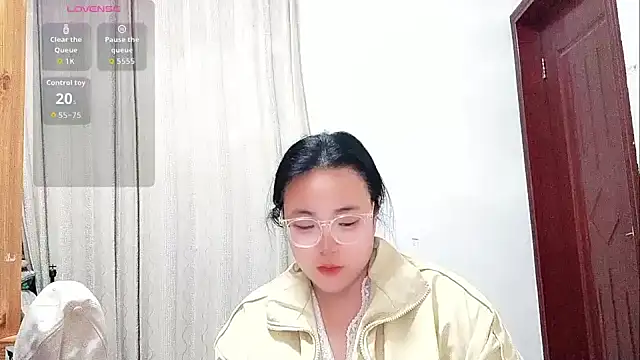 Vivianangn-e online show from 9, 4, 2026