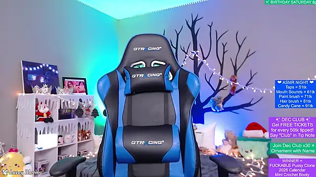 TheLaceyBloom online show from 5, 12, 2025