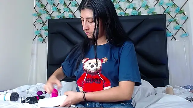 EmmaWilliamss online show from 19, 11, 2025