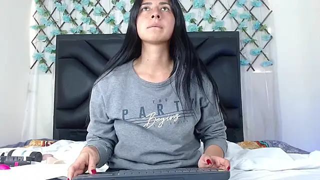 EmmaWilliamss online show from 9, 11, 2025