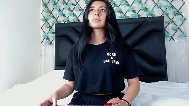 EmmaWilliamss online show from 1, 12, 2025