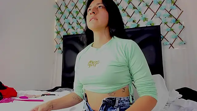 Snapshot of EmmaWilliamss chatting on 29, 5, 2026 EmmaWilliamss online show from 29, 5, 2026